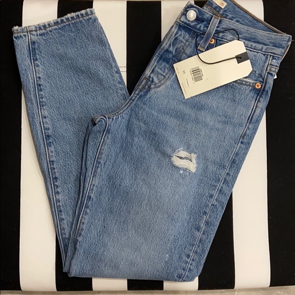 Levi’s Wedgie Icon Fit in Authentically Yours - Picture 5 of 11